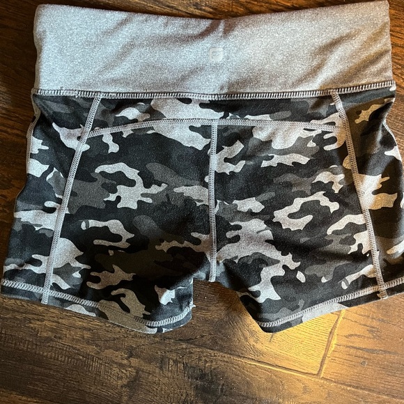 Three (3) piece Fabletics camo outfit! - Picture 3 of 10
